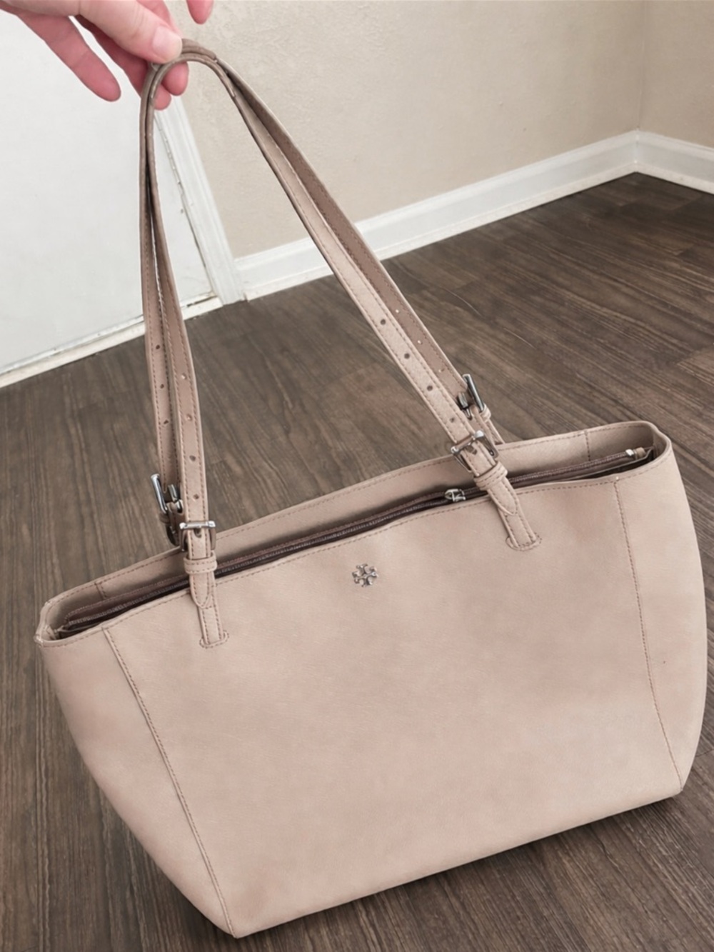 Tory Burch Tote Handbag in Light Beige - Women's Shoulder Bag